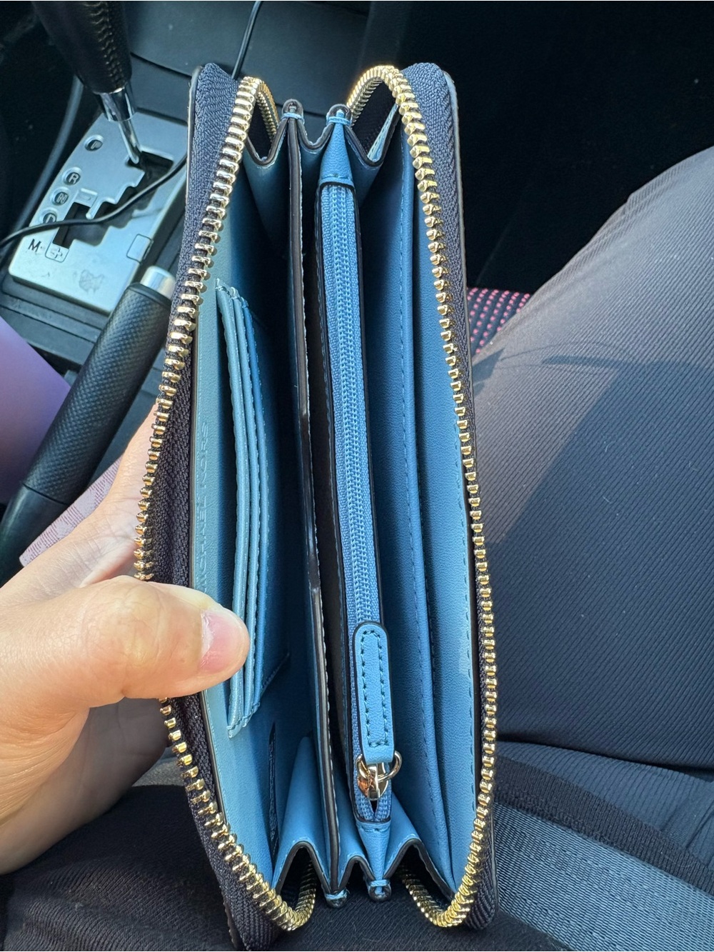 Michael Kors Light Blue Signature MK Zip Wallet - Picture 4 of 9